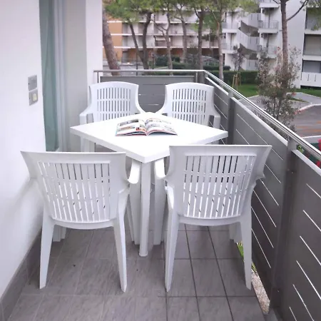 アパート Apartments In Lignano Sabbiadoro 42743 リニャーノ・サッビアドーロ