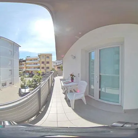 Apartments In Lignano Sabbiadoro 42743 アパート リニャーノ・サッビアドーロ